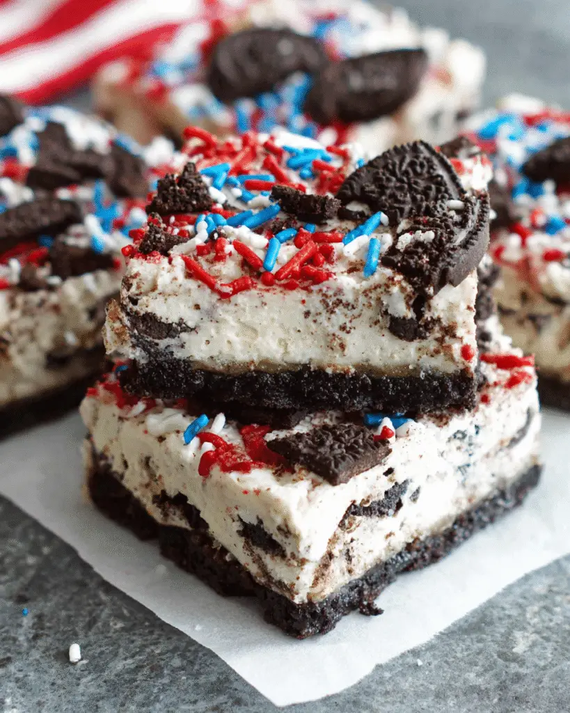 No-Bake Feuerwerk-Oreo-Käsekuchen-Riegel Rezept